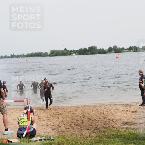 21.06.2025 - 27. Vierlanden-Triathlon MichiJ http://msf.ph/oto/8027057 15.06.2026 10:57:46 Schwimmen 686, 707, 738, 774 meine-sportfotos.de