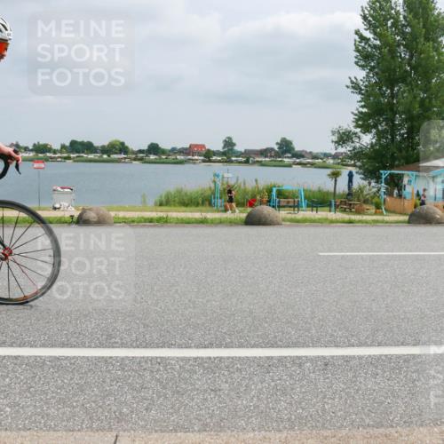 21.06.2025 - 27. Vierlanden-Triathlon H.Heesch http://msf.ph/oto/8027063 15.06.2025 12:18:21 Radfahren 683 meine-sportfotos.de