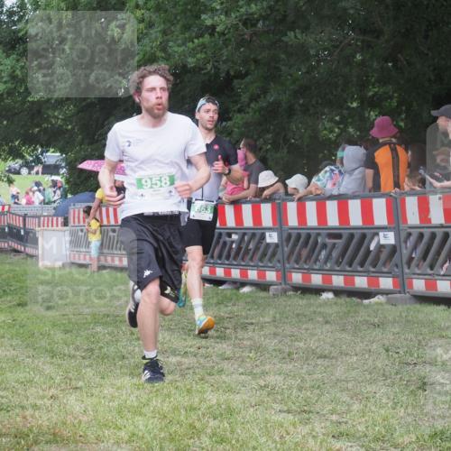 21.06.2025 - 27. Vierlanden-Triathlon KatJ http://msf.ph/oto/8027064 15.06.2025 13:30:14 Ziel 227, 663, 785, 891, 958 meine-sportfotos.de