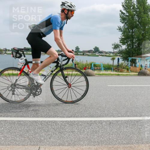 21.06.2025 - 27. Vierlanden-Triathlon H.Heesch http://msf.ph/oto/8027070 15.06.2025 12:18:21 Radfahren 683 meine-sportfotos.de