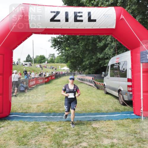 21.06.2025 - 27. Vierlanden-Triathlon MichiJ http://msf.ph/oto/8027077 15.06.2026 12:04:35 Ziel 602 meine-sportfotos.de
