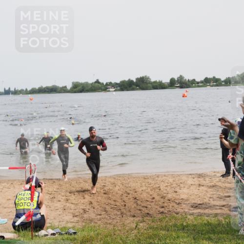 21.06.2025 - 27. Vierlanden-Triathlon MichiJ http://msf.ph/oto/8027090 15.06.2026 10:57:47 Schwimmen 686, 738, 774 meine-sportfotos.de