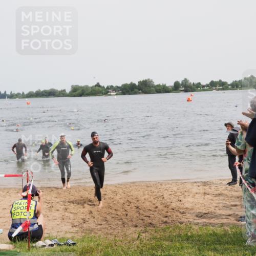 21.06.2025 - 27. Vierlanden-Triathlon MichiJ http://msf.ph/oto/8027099 15.06.2026 10:57:47 Schwimmen 686, 738, 774 meine-sportfotos.de