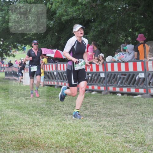 21.06.2025 - 27. Vierlanden-Triathlon KatJ http://msf.ph/oto/8027102 15.06.2025 13:30:20 Ziel 783, 785, 891 meine-sportfotos.de