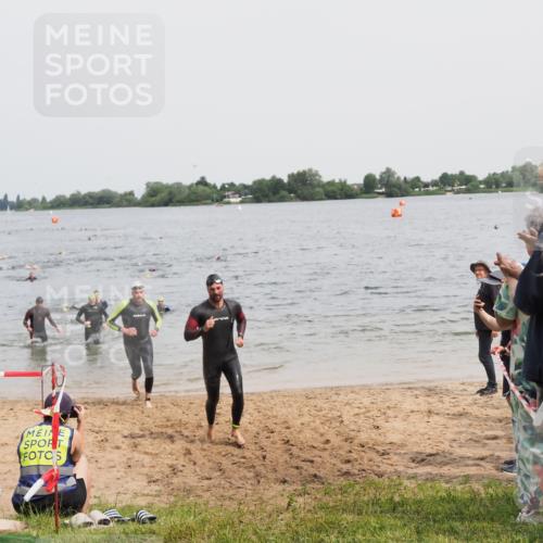 21.06.2025 - 27. Vierlanden-Triathlon MichiJ http://msf.ph/oto/8027118 15.06.2026 10:57:47 Schwimmen 686, 738, 774 meine-sportfotos.de