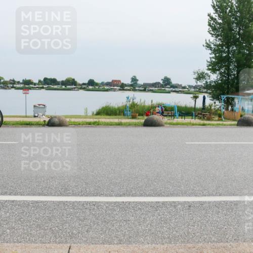 15.06.2025 - 27. Vierlanden-Triathlon H.Heesch http://msf.ph/oto/8027119 15.06.2025 11:20:16 Radfahren 852, 861 meine-sportfotos.de