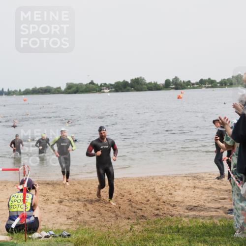 21.06.2025 - 27. Vierlanden-Triathlon MichiJ http://msf.ph/oto/8027128 15.06.2026 10:57:48 Schwimmen 686, 705, 738, 774 meine-sportfotos.de