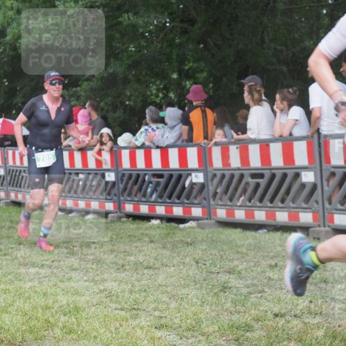 21.06.2025 - 27. Vierlanden-Triathlon KatJ http://msf.ph/oto/8027133 15.06.2025 13:30:21 Ziel 783, 785, 891 meine-sportfotos.de