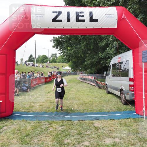 21.06.2025 - 27. Vierlanden-Triathlon MichiJ http://msf.ph/oto/8027142 15.06.2026 12:04:50 Ziel 578 meine-sportfotos.de
