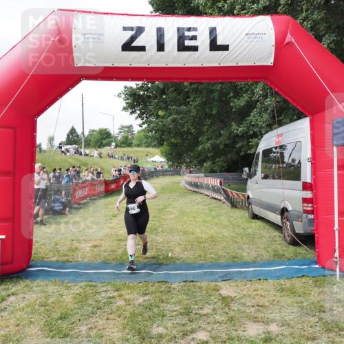 21.06.2025 - 27. Vierlanden-Triathlon MichiJ http://msf.ph/oto/8027148 15.06.2026 12:04:50 Ziel 578 meine-sportfotos.de