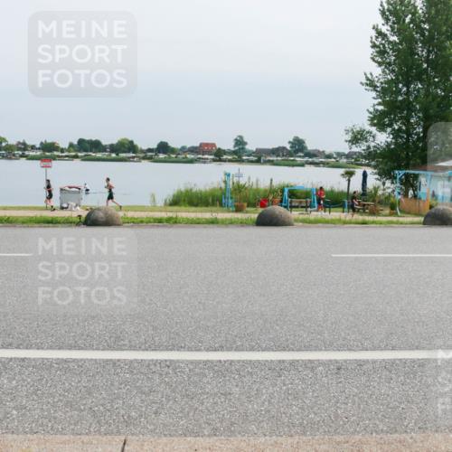 15.06.2025 - 27. Vierlanden-Triathlon H.Heesch http://msf.ph/oto/8027159 15.06.2025 11:20:50 Radfahren 237, 952, 962 meine-sportfotos.de