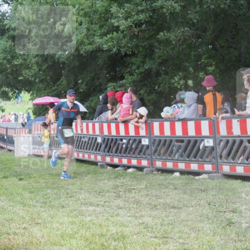 21.06.2025 - 27. Vierlanden-Triathlon KatJ http://msf.ph/oto/8027166 15.06.2025 13:30:29 Ziel 43, 783 meine-sportfotos.de