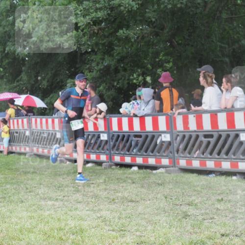 21.06.2025 - 27. Vierlanden-Triathlon KatJ http://msf.ph/oto/8027207 15.06.2025 13:30:29 Ziel 43, 783 meine-sportfotos.de