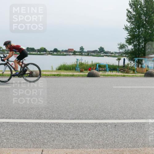 15.06.2025 - 27. Vierlanden-Triathlon H.Heesch http://msf.ph/oto/8027224 15.06.2025 11:20:53 Radfahren 237, 921, 952, 958, 962, 966 meine-sportfotos.de
