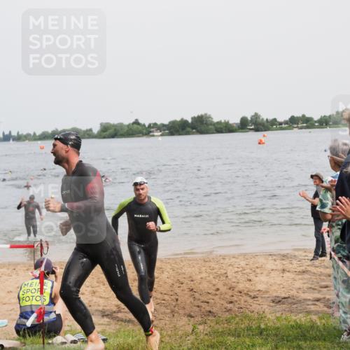 21.06.2025 - 27. Vierlanden-Triathlon MichiJ http://msf.ph/oto/8027255 15.06.2026 10:57:50 Schwimmen 686, 705, 738, 774 meine-sportfotos.de