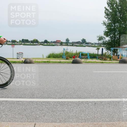 15.06.2025 - 27. Vierlanden-Triathlon H.Heesch http://msf.ph/oto/8027270 15.06.2025 11:21:05 Radfahren 93, 142, 856 meine-sportfotos.de