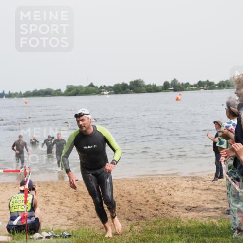 21.06.2025 - 27. Vierlanden-Triathlon MichiJ http://msf.ph/oto/8027280 15.06.2026 10:57:51 Schwimmen 686, 705, 738, 774 meine-sportfotos.de