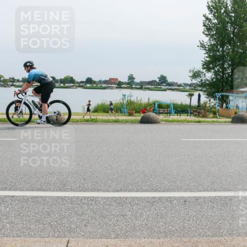 15.06.2025 - 27. Vierlanden-Triathlon H.Heesch http://msf.ph/oto/8027304 15.06.2025 11:21:10 Radfahren 142 meine-sportfotos.de