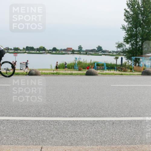 15.06.2025 - 27. Vierlanden-Triathlon H.Heesch http://msf.ph/oto/8027316 15.06.2025 11:21:10 Radfahren 142 meine-sportfotos.de