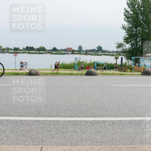 15.06.2025 - 27. Vierlanden-Triathlon H.Heesch http://msf.ph/oto/8027335 15.06.2025 11:21:13 Radfahren 703 meine-sportfotos.de