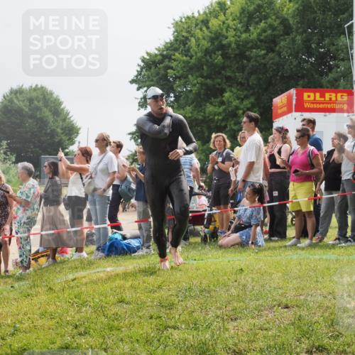 15.06.2025 - 27. Vierlanden-Triathlon KatJ http://msf.ph/oto/8027355 15.06.2025 11:00:52 Schwimmen 637, 678, 681, 699, 746 meine-sportfotos.de