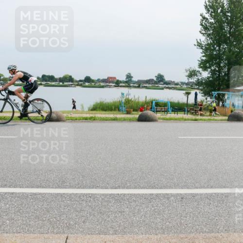 15.06.2025 - 27. Vierlanden-Triathlon H.Heesch http://msf.ph/oto/8027367 15.06.2025 11:21:24 Radfahren 248, 928 meine-sportfotos.de