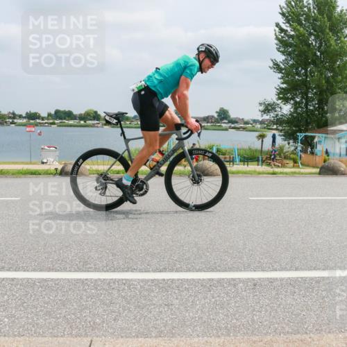 21.06.2025 - 27. Vierlanden-Triathlon H.Heesch http://msf.ph/oto/8027419 15.06.2025 12:19:41 Radfahren 646, 647, 844, 855, 953 meine-sportfotos.de