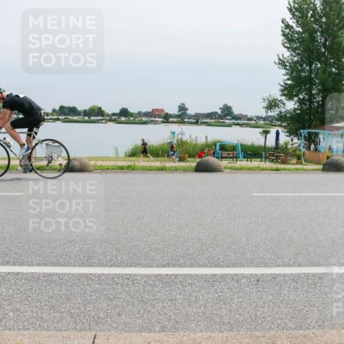 15.06.2025 - 27. Vierlanden-Triathlon H.Heesch http://msf.ph/oto/8027428 15.06.2025 11:21:45 Radfahren 671, 719 meine-sportfotos.de