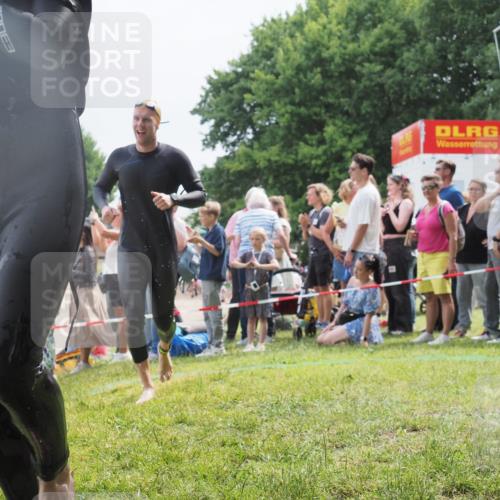 15.06.2025 - 27. Vierlanden-Triathlon KatJ http://msf.ph/oto/8027434 15.06.2025 11:00:55 Schwimmen 637, 681, 699, 746 meine-sportfotos.de