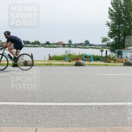 15.06.2025 - 27. Vierlanden-Triathlon H.Heesch http://msf.ph/oto/8027455 15.06.2025 11:21:46 Radfahren 671, 719 meine-sportfotos.de