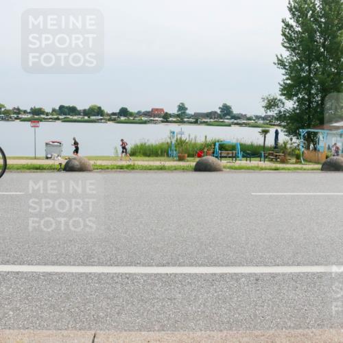 15.06.2025 - 27. Vierlanden-Triathlon H.Heesch http://msf.ph/oto/8027466 15.06.2025 11:21:46 Radfahren 671, 719 meine-sportfotos.de