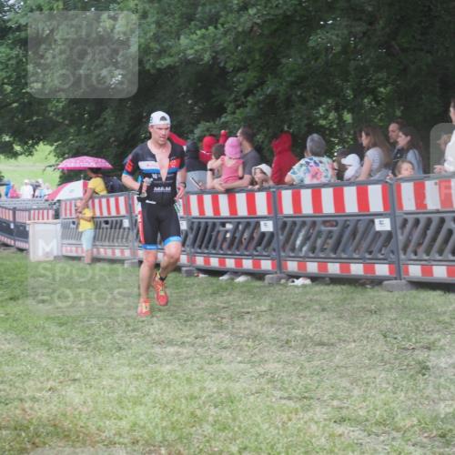 21.06.2025 - 27. Vierlanden-Triathlon KatJ http://msf.ph/oto/8027468 15.06.2025 13:31:28 Ziel 799, 847, 968 meine-sportfotos.de