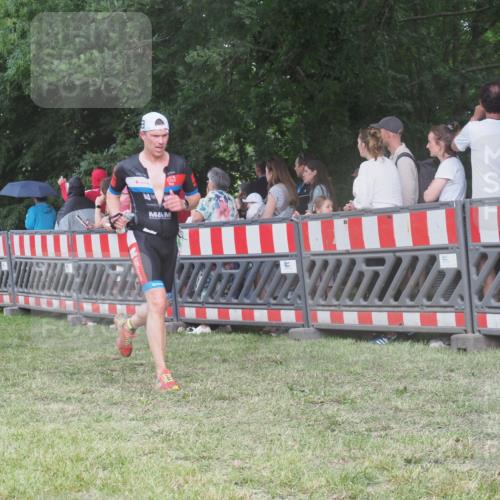 21.06.2025 - 27. Vierlanden-Triathlon KatJ http://msf.ph/oto/8027479 15.06.2025 13:31:29 Ziel 799, 847, 968 meine-sportfotos.de
