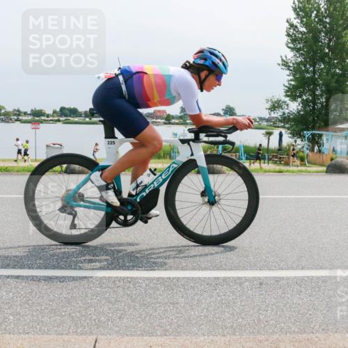 15.06.2025 - 27. Vierlanden-Triathlon H.Heesch http://msf.ph/oto/8027482 15.06.2025 11:21:55 Radfahren 225 meine-sportfotos.de