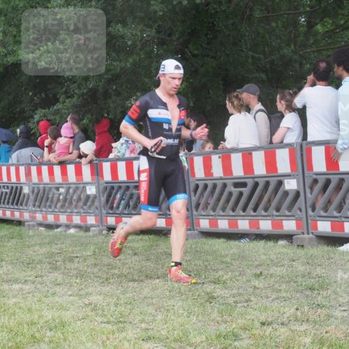 21.06.2025 - 27. Vierlanden-Triathlon KatJ http://msf.ph/oto/8027502 15.06.2025 13:31:29 Ziel 799, 847, 968 meine-sportfotos.de
