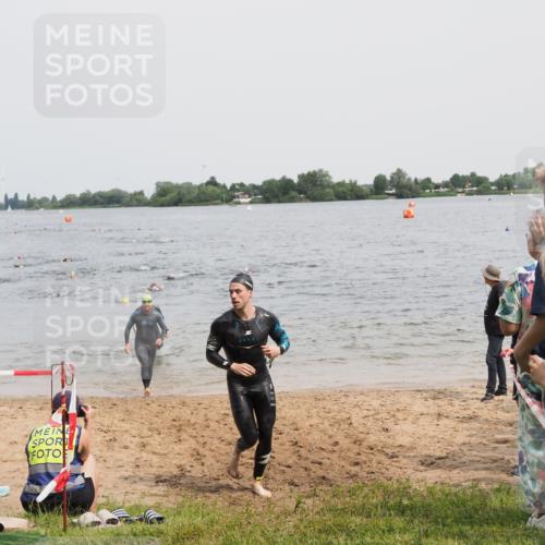 21.06.2025 - 27. Vierlanden-Triathlon MichiJ http://msf.ph/oto/8027527 15.06.2026 10:58:00 Schwimmen 640, 647, 705, 738 meine-sportfotos.de