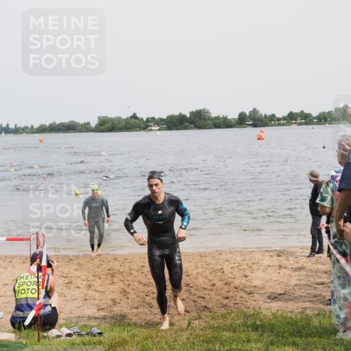 21.06.2025 - 27. Vierlanden-Triathlon MichiJ http://msf.ph/oto/8027538 15.06.2026 10:58:01 Schwimmen 640, 647, 705, 738 meine-sportfotos.de
