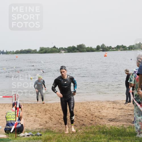21.06.2025 - 27. Vierlanden-Triathlon MichiJ http://msf.ph/oto/8027542 15.06.2026 10:58:01 Schwimmen 640, 647, 705, 738 meine-sportfotos.de