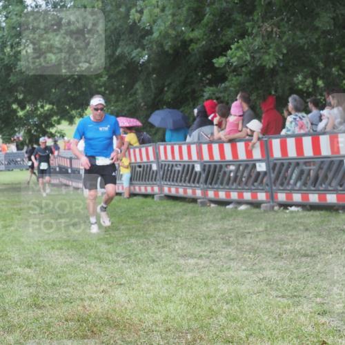 21.06.2025 - 27. Vierlanden-Triathlon KatJ http://msf.ph/oto/8027553 15.06.2025 13:31:32 Ziel 161, 799, 968 meine-sportfotos.de