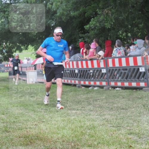 21.06.2025 - 27. Vierlanden-Triathlon KatJ http://msf.ph/oto/8027588 15.06.2025 13:31:33 Ziel 161, 799, 968 meine-sportfotos.de