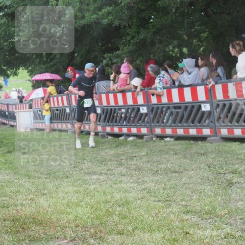 21.06.2025 - 27. Vierlanden-Triathlon KatJ http://msf.ph/oto/8027602 15.06.2025 13:31:35 Ziel 161, 760, 799, 968 meine-sportfotos.de