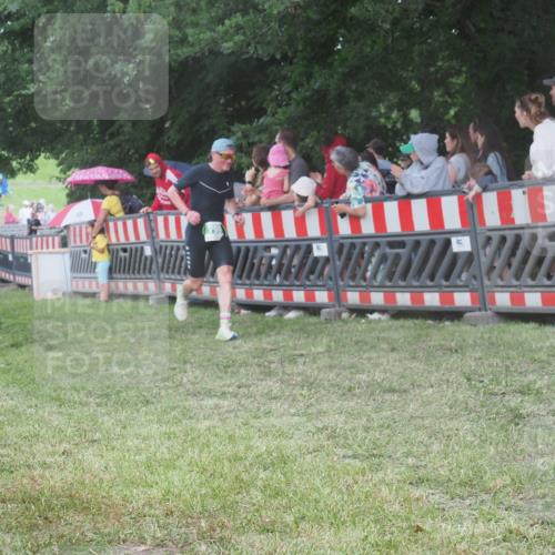 21.06.2025 - 27. Vierlanden-Triathlon KatJ http://msf.ph/oto/8027607 15.06.2025 13:31:35 Ziel 161, 760, 799, 968 meine-sportfotos.de