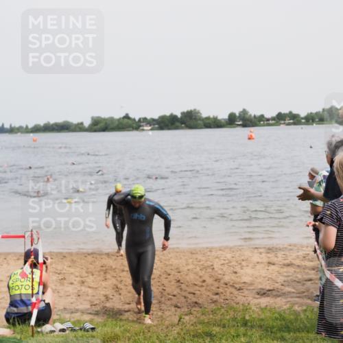 21.06.2025 - 27. Vierlanden-Triathlon MichiJ http://msf.ph/oto/8027635 15.06.2026 10:58:05 Schwimmen 640, 647, 762 meine-sportfotos.de