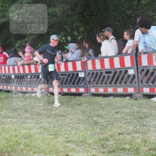 21.06.2025 - 27. Vierlanden-Triathlon KatJ http://msf.ph/oto/8027651 15.06.2025 13:31:36 Ziel 161, 760, 799 meine-sportfotos.de