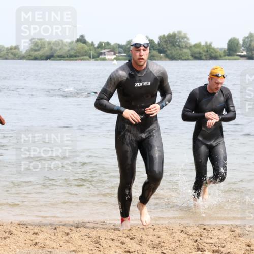15.06.2025 - 27. Vierlanden-Triathlon Lena Gebhardt http://msf.ph/oto/8027657 15.06.2025 11:00:47 Schwimmen 637, 678, 681, 699, 723, 746 meine-sportfotos.de