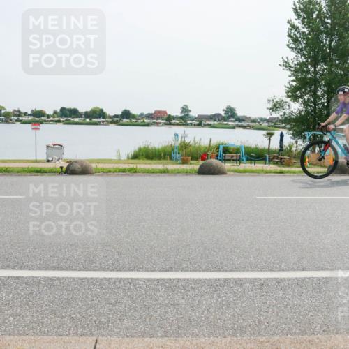 15.06.2025 - 27. Vierlanden-Triathlon H.Heesch http://msf.ph/oto/8027669 15.06.2025 10:28:32 Radfahren 108, 138, 519, 535 meine-sportfotos.de