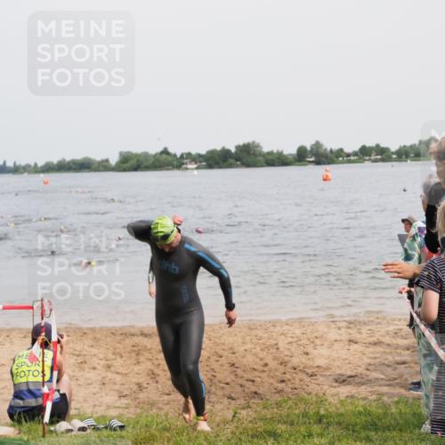 21.06.2025 - 27. Vierlanden-Triathlon MichiJ http://msf.ph/oto/8027685 15.06.2026 10:58:06 Schwimmen 640, 647, 762 meine-sportfotos.de