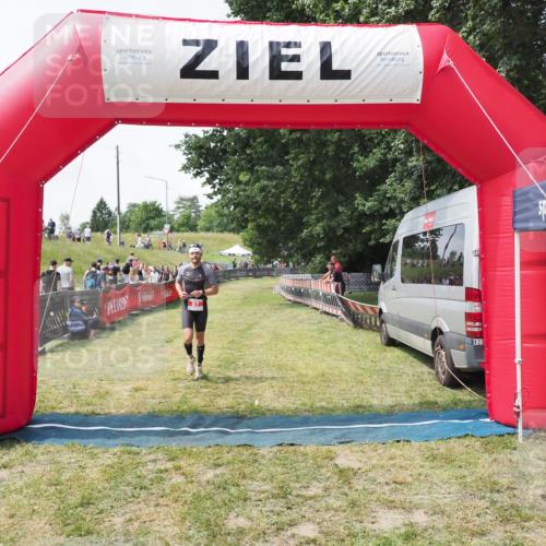 21.06.2025 - 27. Vierlanden-Triathlon MichiJ http://msf.ph/oto/8027687 15.06.2026 12:08:14 Ziel 87 meine-sportfotos.de