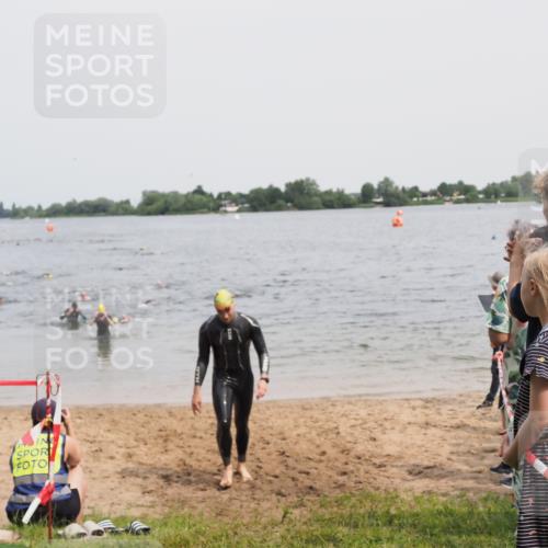 21.06.2025 - 27. Vierlanden-Triathlon MichiJ http://msf.ph/oto/8027739 15.06.2026 10:58:09 Schwimmen 640, 762, 769 meine-sportfotos.de