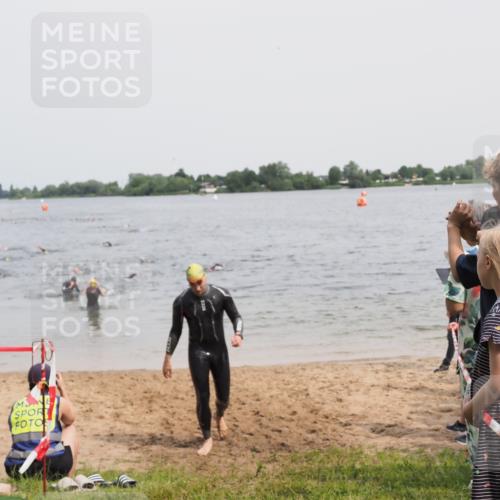 21.06.2025 - 27. Vierlanden-Triathlon MichiJ http://msf.ph/oto/8027749 15.06.2026 10:58:09 Schwimmen 640, 762, 769 meine-sportfotos.de